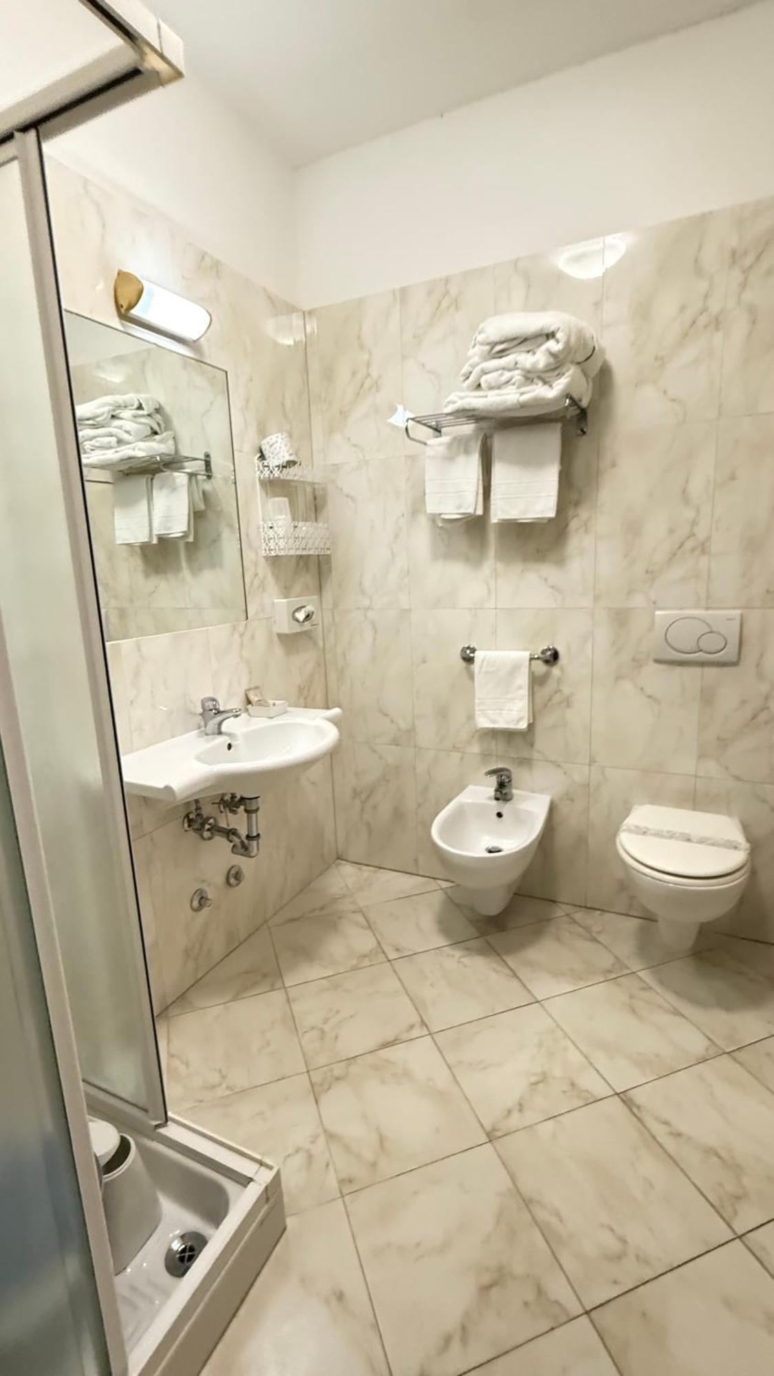 Ariella Hotel 2*
