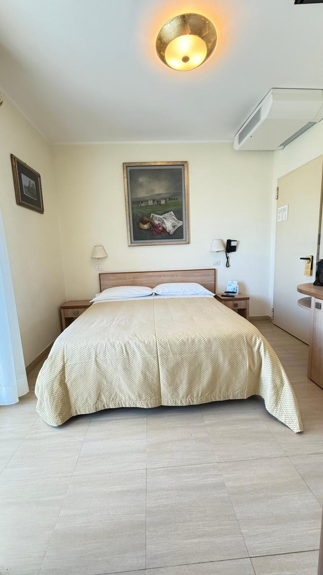 Hotel Ariella